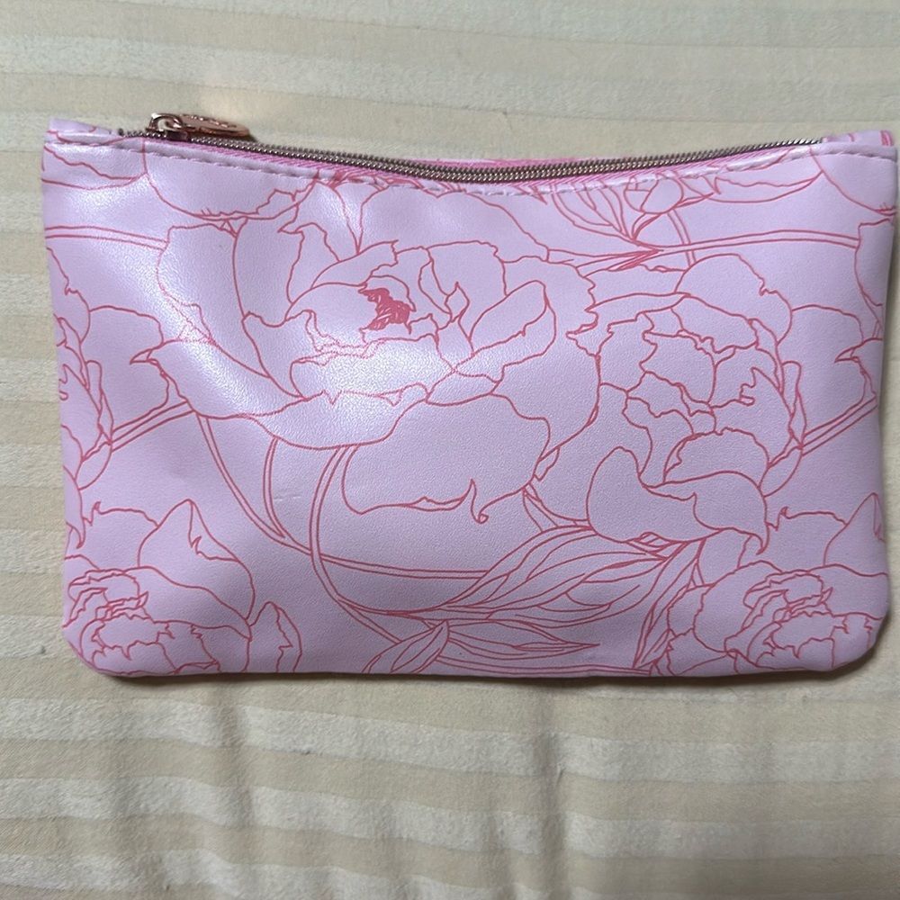 IPSY travel or cosmetic bag, tassle zipper pull NWOT